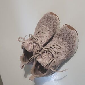 Nike Air Tennis Shoes